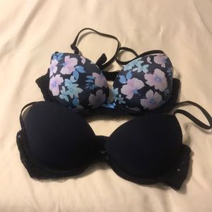 2 gilly Hicks bras!